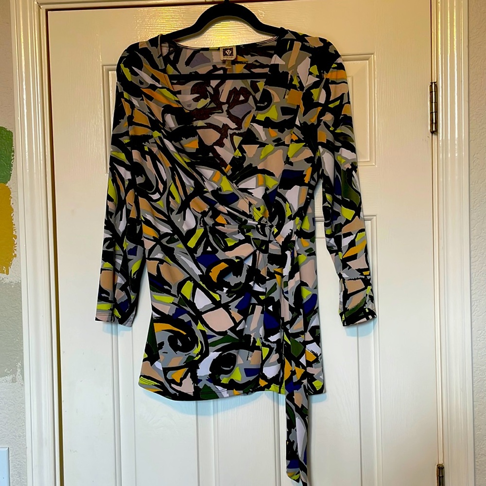 Anne Klein blouse multicolored. Darn cute!